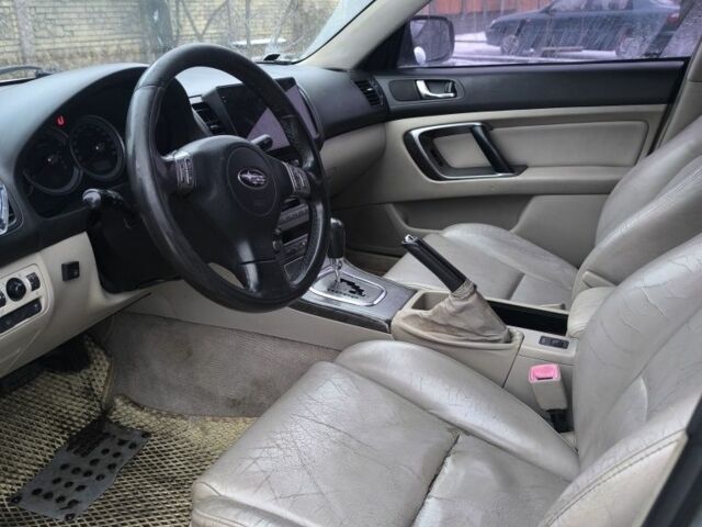 Серый Субару Аутбек, объемом двигателя 3 л и пробегом 260 тыс. км за 5800 $, фото 7 на Automoto.ua