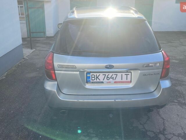 Сірий Субару Аутбек, об'ємом двигуна 2.5 л та пробігом 247 тис. км за 4850 $, фото 2 на Automoto.ua
