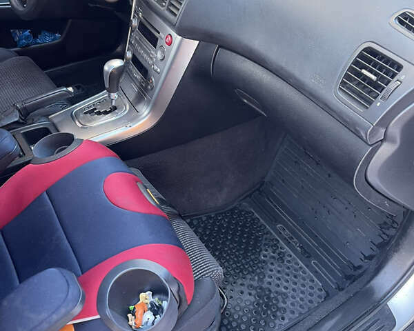 Сірий Субару Аутбек, об'ємом двигуна 2.5 л та пробігом 150 тис. км за 7800 $, фото 3 на Automoto.ua