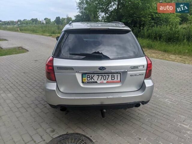 Серый Субару Аутбек, объемом двигателя 2.5 л и пробегом 230 тыс. км за 4700 $, фото 5 на Automoto.ua