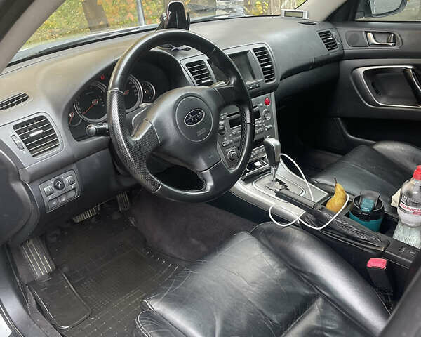 Серый Субару Аутбек, объемом двигателя 2.5 л и пробегом 255 тыс. км за 5900 $, фото 6 на Automoto.ua