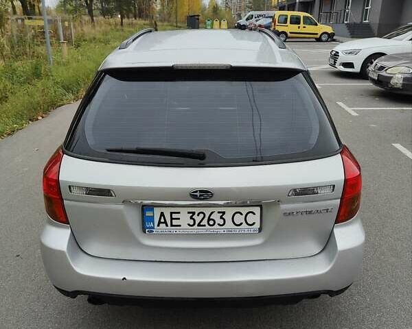 Сірий Субару Аутбек, об'ємом двигуна 2.46 л та пробігом 375 тис. км за 6000 $, фото 4 на Automoto.ua