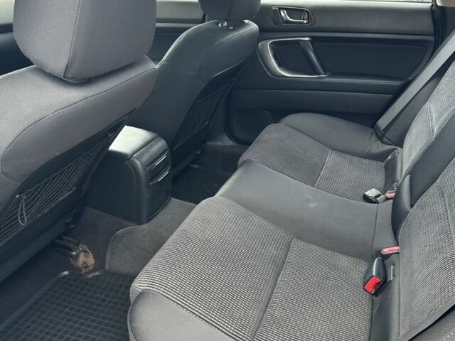 Серый Субару Аутбек, объемом двигателя 2.5 л и пробегом 280 тыс. км за 3000 $, фото 7 на Automoto.ua