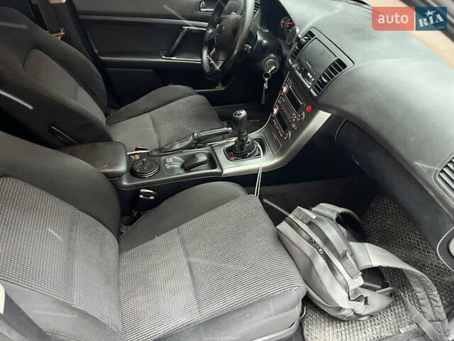 Сірий Субару Аутбек, об'ємом двигуна 2.46 л та пробігом 290 тис. км за 6000 $, фото 12 на Automoto.ua