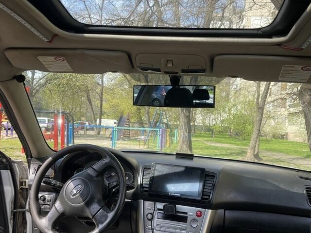 Серый Субару Аутбек, объемом двигателя 2.5 л и пробегом 340 тыс. км за 5800 $, фото 5 на Automoto.ua