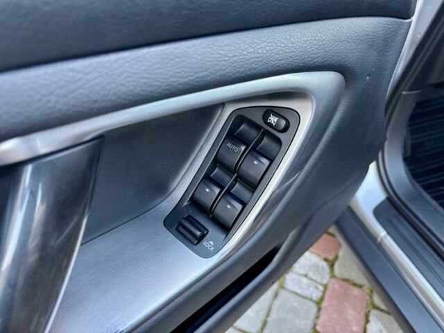 Серый Субару Аутбек, объемом двигателя 2.5 л и пробегом 245 тыс. км за 6350 $, фото 14 на Automoto.ua