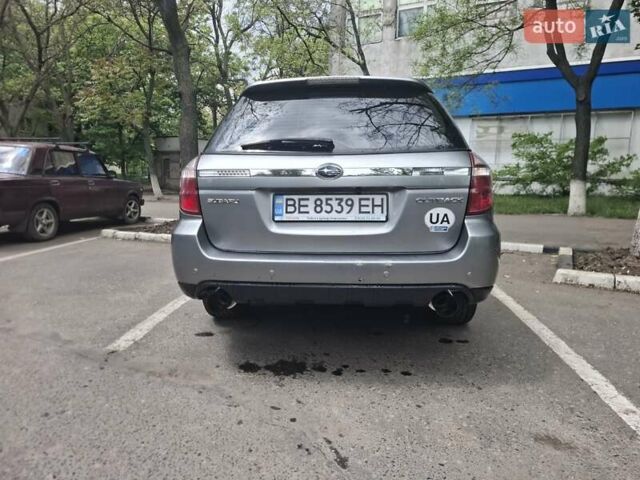 Серый Субару Аутбек, объемом двигателя 3 л и пробегом 350 тыс. км за 6000 $, фото 3 на Automoto.ua