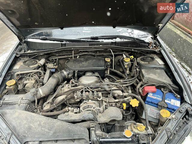 Сірий Субару Аутбек, об'ємом двигуна 2.46 л та пробігом 290 тис. км за 6000 $, фото 13 на Automoto.ua