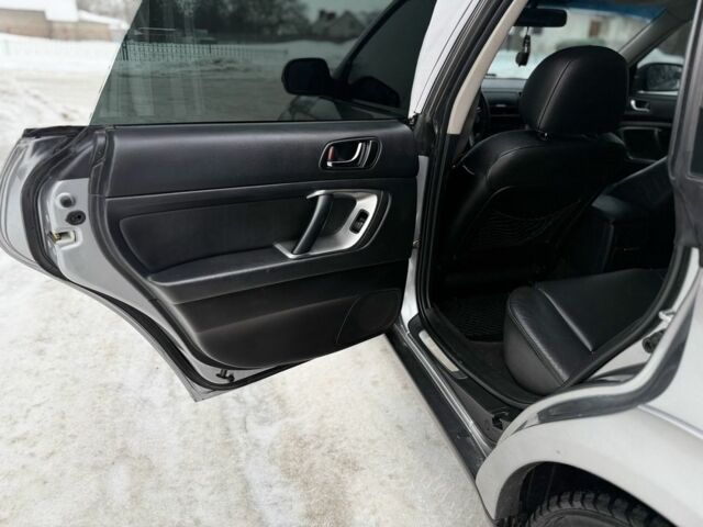 Сірий Субару Аутбек, об'ємом двигуна 2.5 л та пробігом 280 тис. км за 5850 $, фото 13 на Automoto.ua