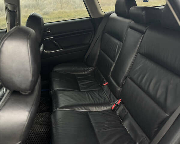 Серый Субару Аутбек, объемом двигателя 2.5 л и пробегом 243 тыс. км за 5200 $, фото 7 на Automoto.ua