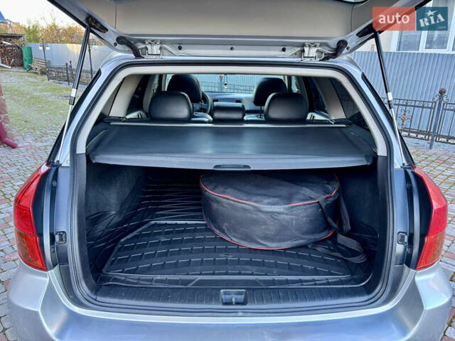 Серый Субару Аутбек, объемом двигателя 2.5 л и пробегом 245 тыс. км за 6350 $, фото 27 на Automoto.ua