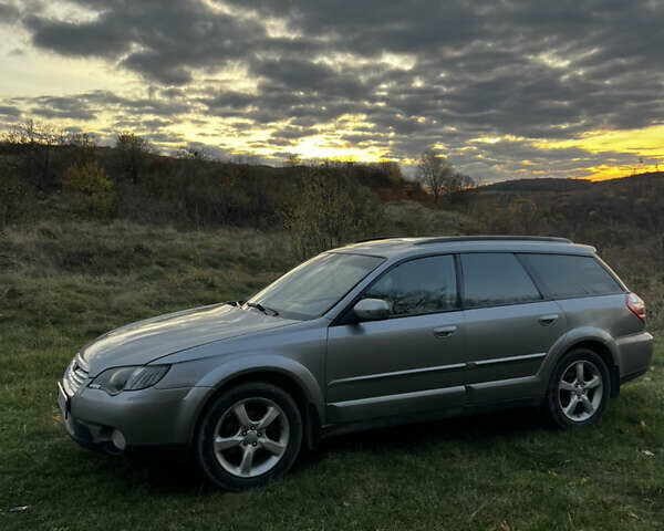 Серый Субару Аутбек, объемом двигателя 2.5 л и пробегом 280 тыс. км за 6100 $, фото 1 на Automoto.ua