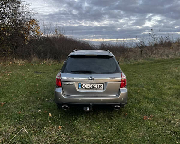 Серый Субару Аутбек, объемом двигателя 2.5 л и пробегом 280 тыс. км за 6100 $, фото 3 на Automoto.ua