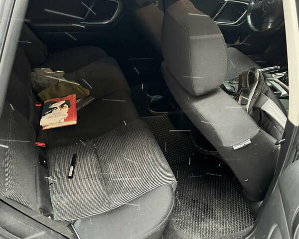 Сірий Субару Аутбек, об'ємом двигуна 2.46 л та пробігом 290 тис. км за 6000 $, фото 11 на Automoto.ua