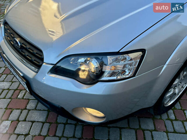 Серый Субару Аутбек, объемом двигателя 2.5 л и пробегом 245 тыс. км за 6350 $, фото 3 на Automoto.ua