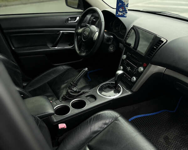 Серый Субару Аутбек, объемом двигателя 2.5 л и пробегом 243 тыс. км за 5200 $, фото 10 на Automoto.ua