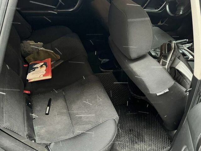 Серый Субару Аутбек, объемом двигателя 2.5 л и пробегом 290 тыс. км за 6000 $, фото 4 на Automoto.ua