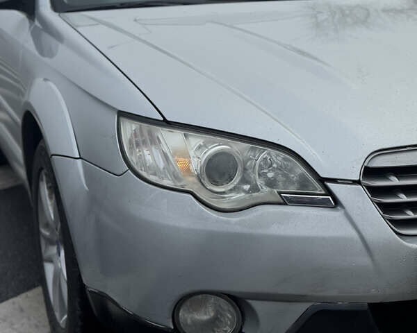 Серый Субару Аутбек, объемом двигателя 2.5 л и пробегом 243 тыс. км за 5200 $, фото 2 на Automoto.ua