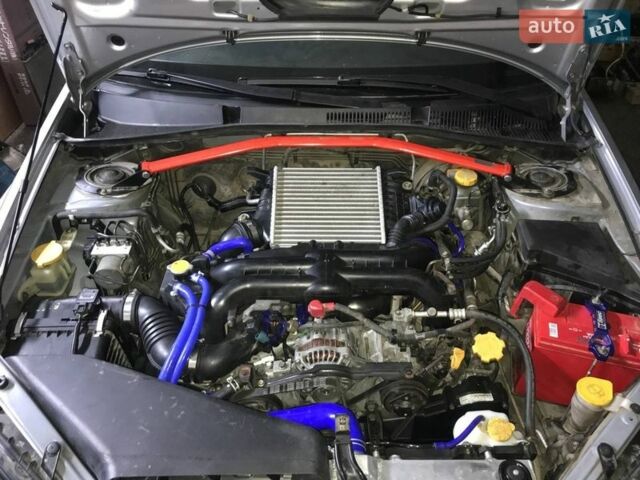 Сірий Субару Аутбек, об'ємом двигуна 2 л та пробігом 158 тис. км за 7500 $, фото 18 на Automoto.ua