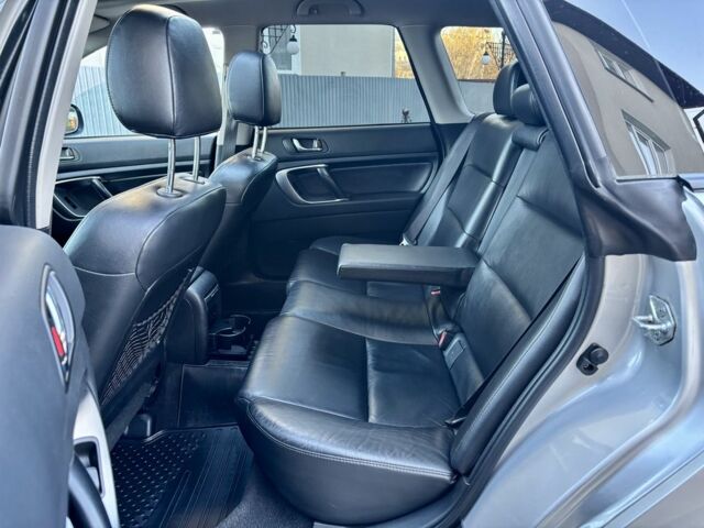 Серый Субару Аутбек, объемом двигателя 2.5 л и пробегом 245 тыс. км за 6350 $, фото 17 на Automoto.ua