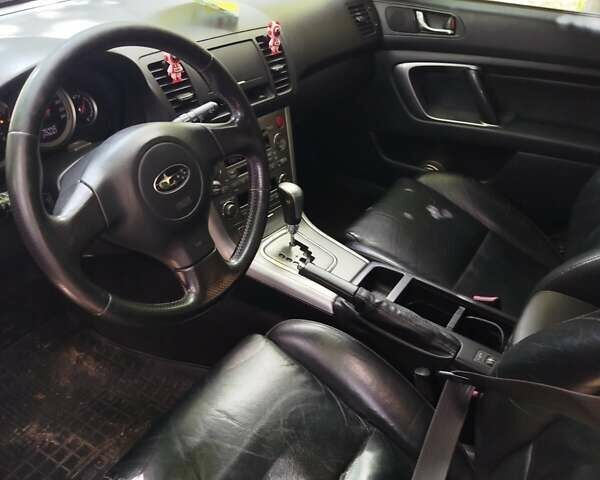 Сірий Субару Аутбек, об'ємом двигуна 2.5 л та пробігом 253 тис. км за 6500 $, фото 7 на Automoto.ua