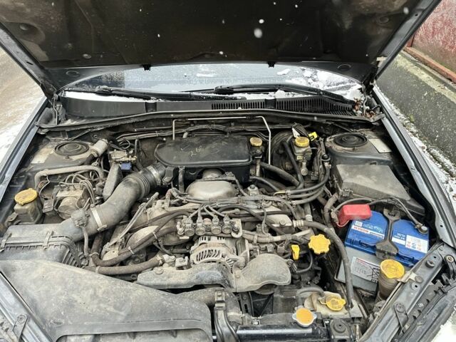 Серый Субару Аутбек, объемом двигателя 2.5 л и пробегом 290 тыс. км за 6000 $, фото 2 на Automoto.ua