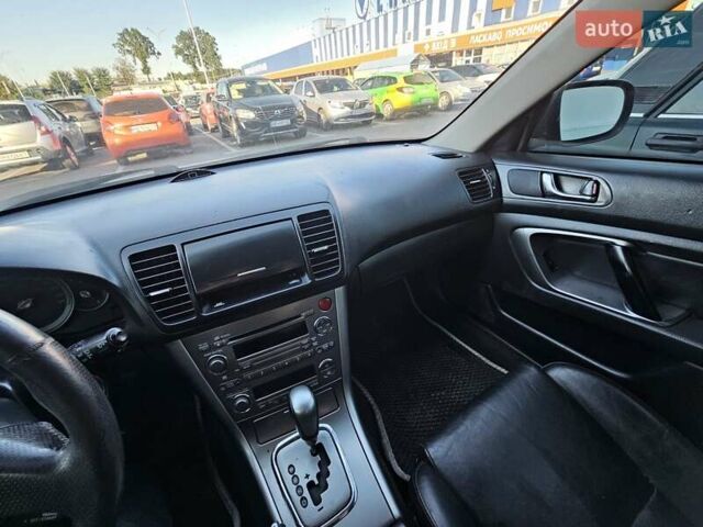 Сірий Субару Аутбек, об'ємом двигуна 2.4 л та пробігом 307 тис. км за 5800 $, фото 12 на Automoto.ua
