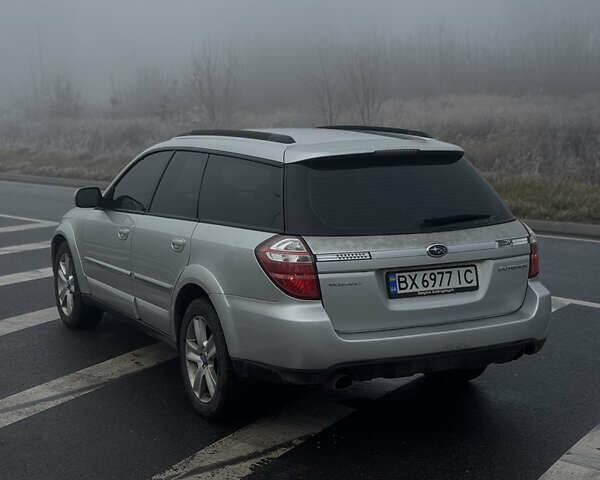 Серый Субару Аутбек, объемом двигателя 2.5 л и пробегом 243 тыс. км за 5200 $, фото 4 на Automoto.ua