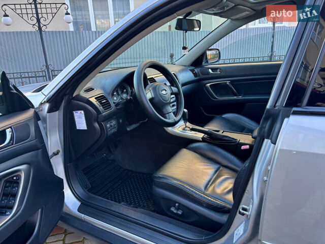 Серый Субару Аутбек, объемом двигателя 2.5 л и пробегом 245 тыс. км за 6350 $, фото 16 на Automoto.ua