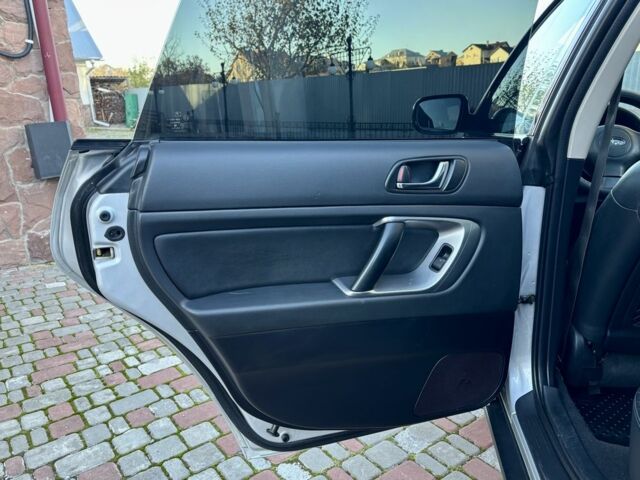 Серый Субару Аутбек, объемом двигателя 2.5 л и пробегом 245 тыс. км за 6350 $, фото 16 на Automoto.ua