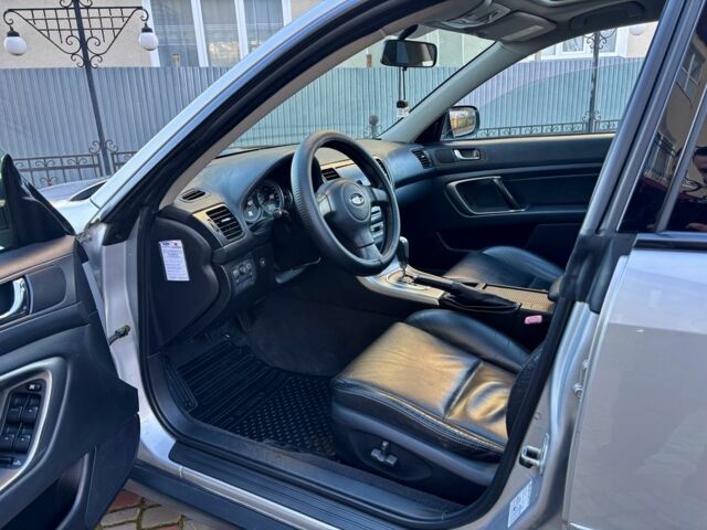 Серый Субару Аутбек, объемом двигателя 2.5 л и пробегом 245 тыс. км за 6350 $, фото 15 на Automoto.ua