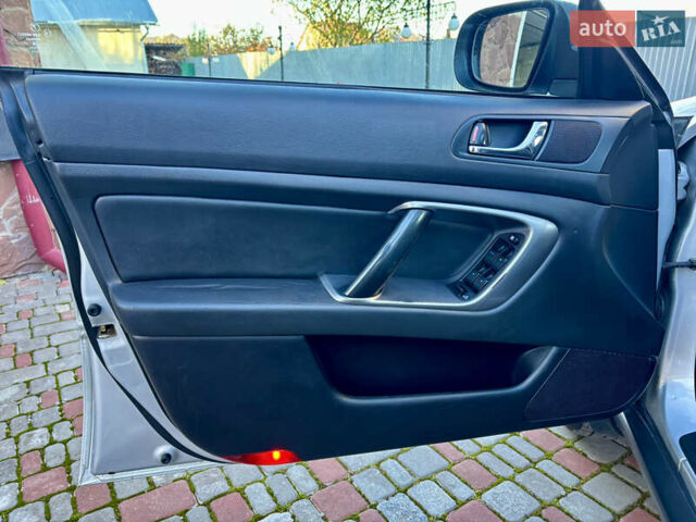 Серый Субару Аутбек, объемом двигателя 2.5 л и пробегом 245 тыс. км за 6350 $, фото 14 на Automoto.ua