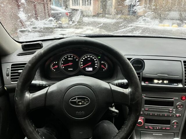 Серый Субару Аутбек, объемом двигателя 2.5 л и пробегом 290 тыс. км за 6000 $, фото 1 на Automoto.ua