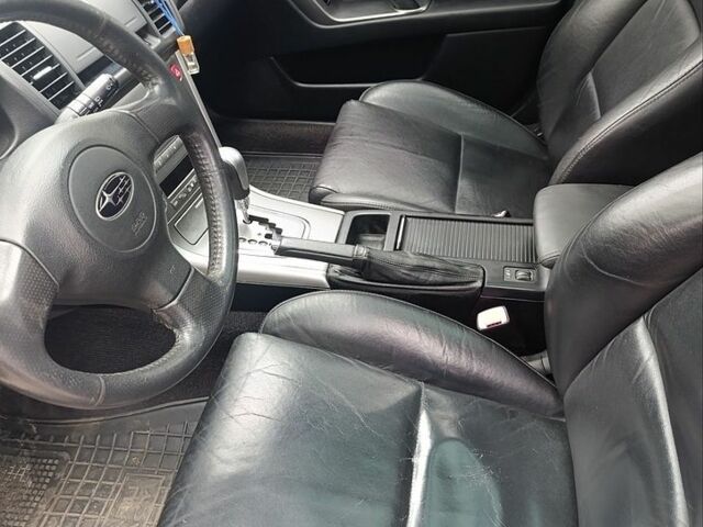 Серый Субару Аутбек, объемом двигателя 2.5 л и пробегом 234 тыс. км за 5200 $, фото 4 на Automoto.ua