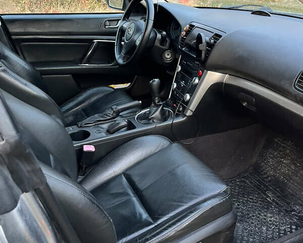 Серый Субару Аутбек, объемом двигателя 2.5 л и пробегом 280 тыс. км за 6100 $, фото 4 на Automoto.ua