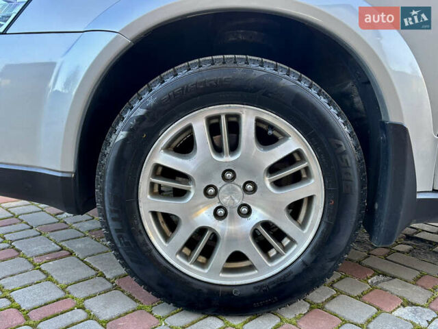 Серый Субару Аутбек, объемом двигателя 2.5 л и пробегом 245 тыс. км за 6350 $, фото 4 на Automoto.ua