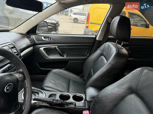 Сірий Субару Аутбек, об'ємом двигуна 2.5 л та пробігом 396 тис. км за 5600 $, фото 13 на Automoto.ua