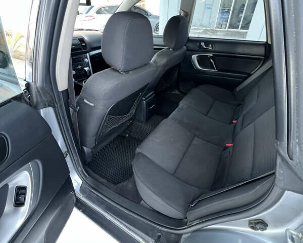 Серый Субару Аутбек, объемом двигателя 2.46 л и пробегом 362 тыс. км за 4350 $, фото 20 на Automoto.ua