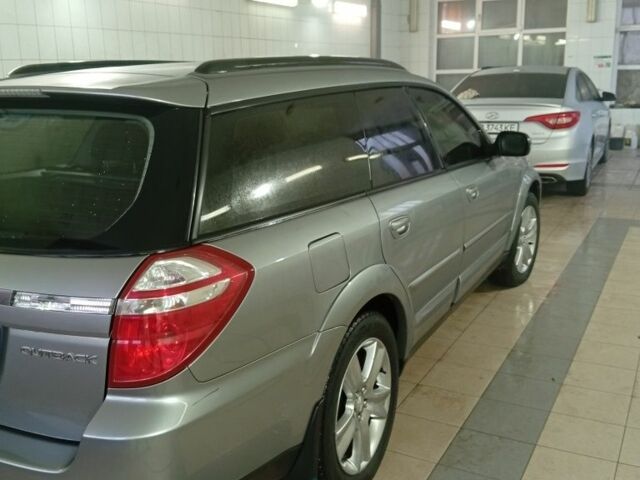 Серый Субару Аутбек, объемом двигателя 2.5 л и пробегом 180 тыс. км за 7442 $, фото 3 на Automoto.ua