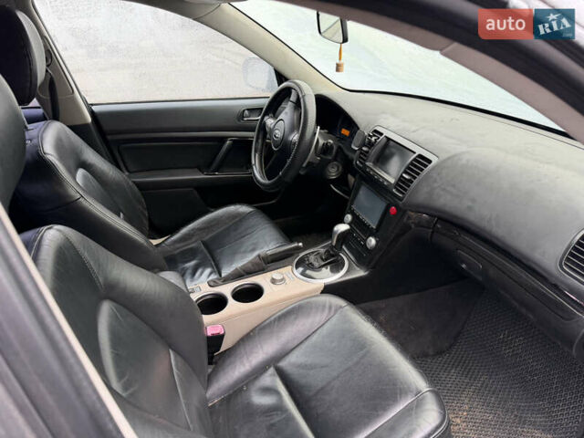 Сірий Субару Аутбек, об'ємом двигуна 3 л та пробігом 320 тис. км за 7500 $, фото 1 на Automoto.ua