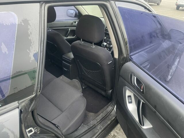 Серый Субару Аутбек, объемом двигателя 2.5 л и пробегом 350 тыс. км за 6500 $, фото 3 на Automoto.ua