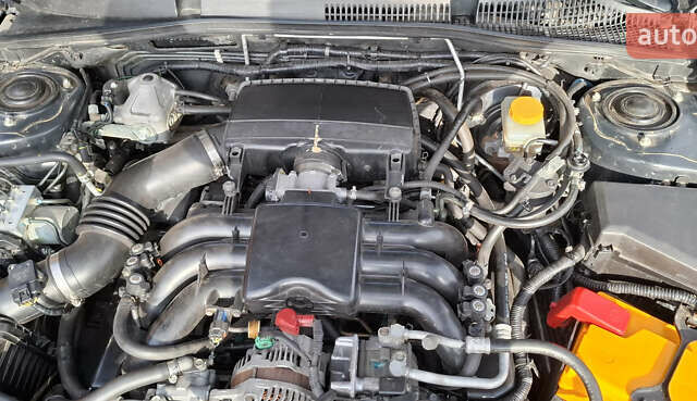 Сірий Субару Аутбек, об'ємом двигуна 3 л та пробігом 273 тис. км за 7400 $, фото 16 на Automoto.ua