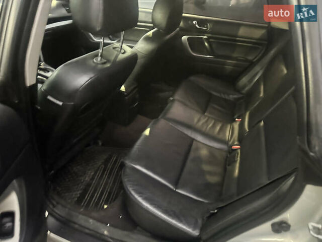 Сірий Субару Аутбек, об'ємом двигуна 2.5 л та пробігом 398 тис. км за 3999 $, фото 6 на Automoto.ua