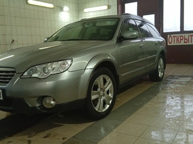 Серый Субару Аутбек, объемом двигателя 2.5 л и пробегом 180 тыс. км за 7442 $, фото 1 на Automoto.ua