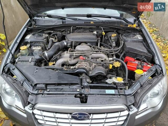 Серый Субару Аутбек, объемом двигателя 2.46 л и пробегом 292 тыс. км за 6900 $, фото 5 на Automoto.ua