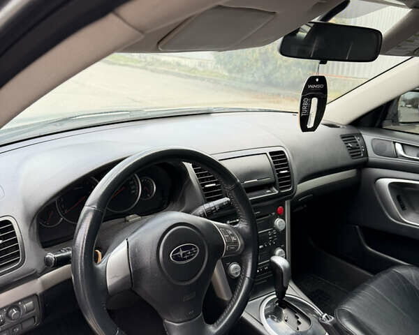 Сірий Субару Аутбек, об'ємом двигуна 2.5 л та пробігом 178 тис. км за 6200 $, фото 4 на Automoto.ua