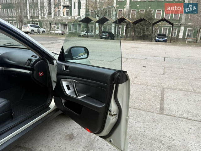 Сірий Субару Аутбек, об'ємом двигуна 2.5 л та пробігом 396 тис. км за 5600 $, фото 17 на Automoto.ua
