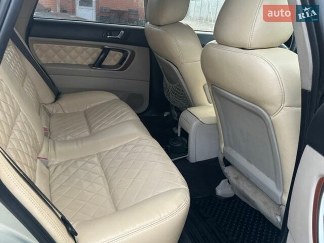 Сірий Субару Аутбек, об'ємом двигуна 2.5 л та пробігом 367 тис. км за 4100 $, фото 17 на Automoto.ua