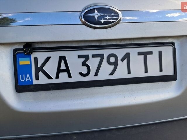 Серый Субару Аутбек, объемом двигателя 3 л и пробегом 218 тыс. км за 9500 $, фото 1 на Automoto.ua