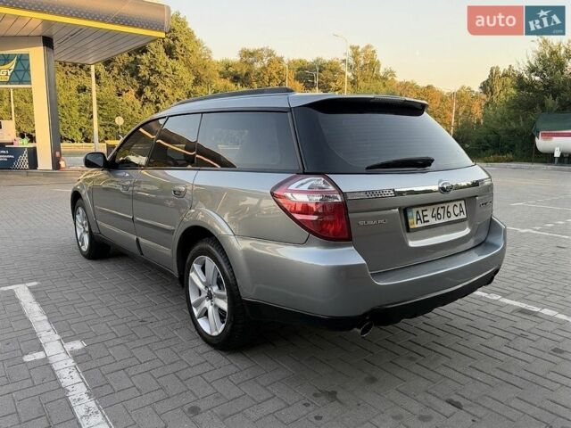 Сірий Субару Аутбек, об'ємом двигуна 2.5 л та пробігом 175 тис. км за 6900 $, фото 5 на Automoto.ua